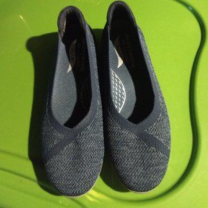 Skehers Air Cooled Arch Fit Sneakers